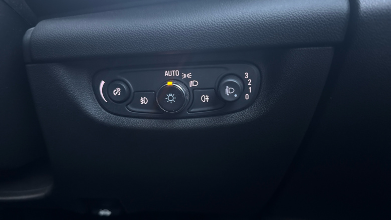 Vauxhall Insignia 1.6 Turbo D [136] Tech Line Nav 5dr Diesel Hatchback